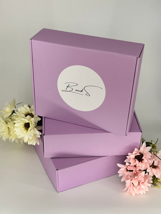 B & S Gift Box with Decoration